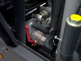 Дизельный компрессор Atlas Copco XAMS 407 CD на шасси — фото 9